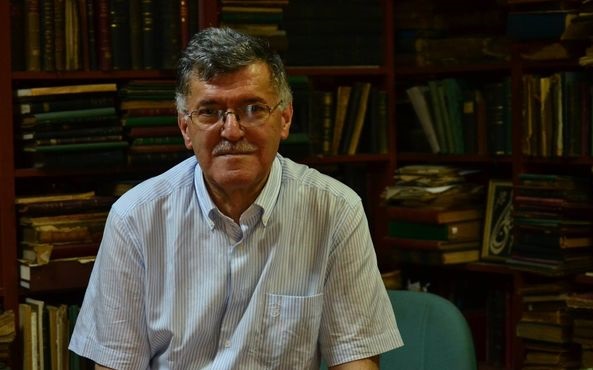  YEDİ İKLİM BİR ADAM (Ali Haydar Haksal'ın ardından)