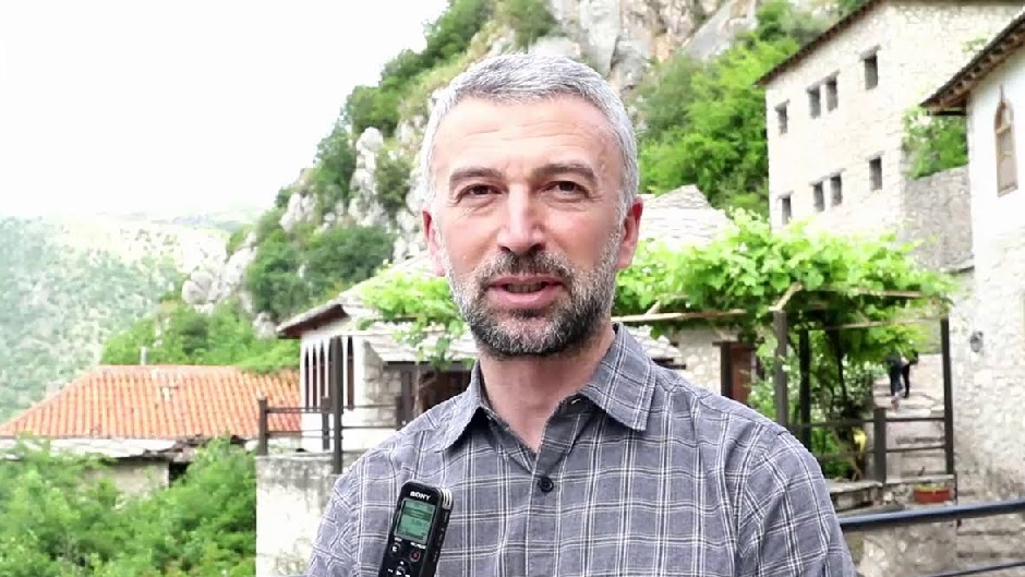  Sohbet meclislerinin kaybolmas�yla konu�ma �d�b� da kalmad�